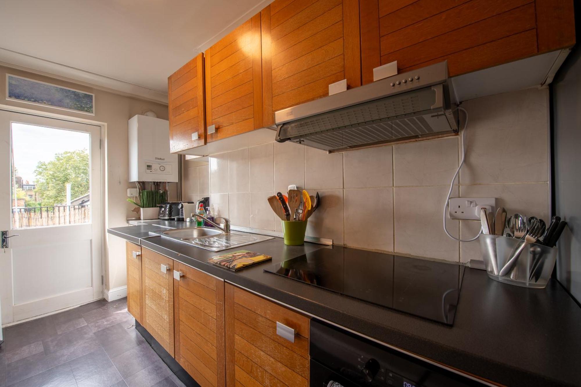 Modernised Apartments 1 And 2 Bedrooms Option Terrace And Balcony High Street London Exterior foto